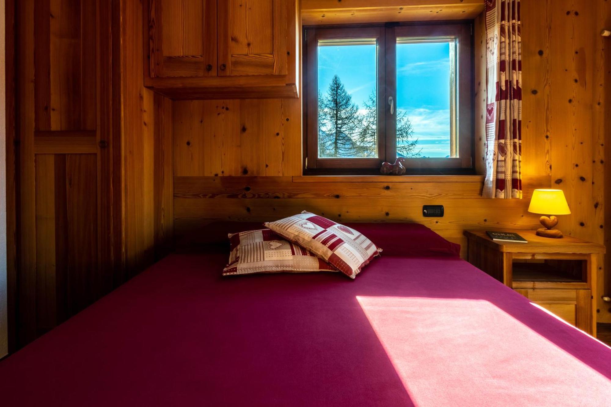 Le Coin Des Melezes - Nature & Trek - Camere In Baita Di Montagna Brusson Eksteriør billede
