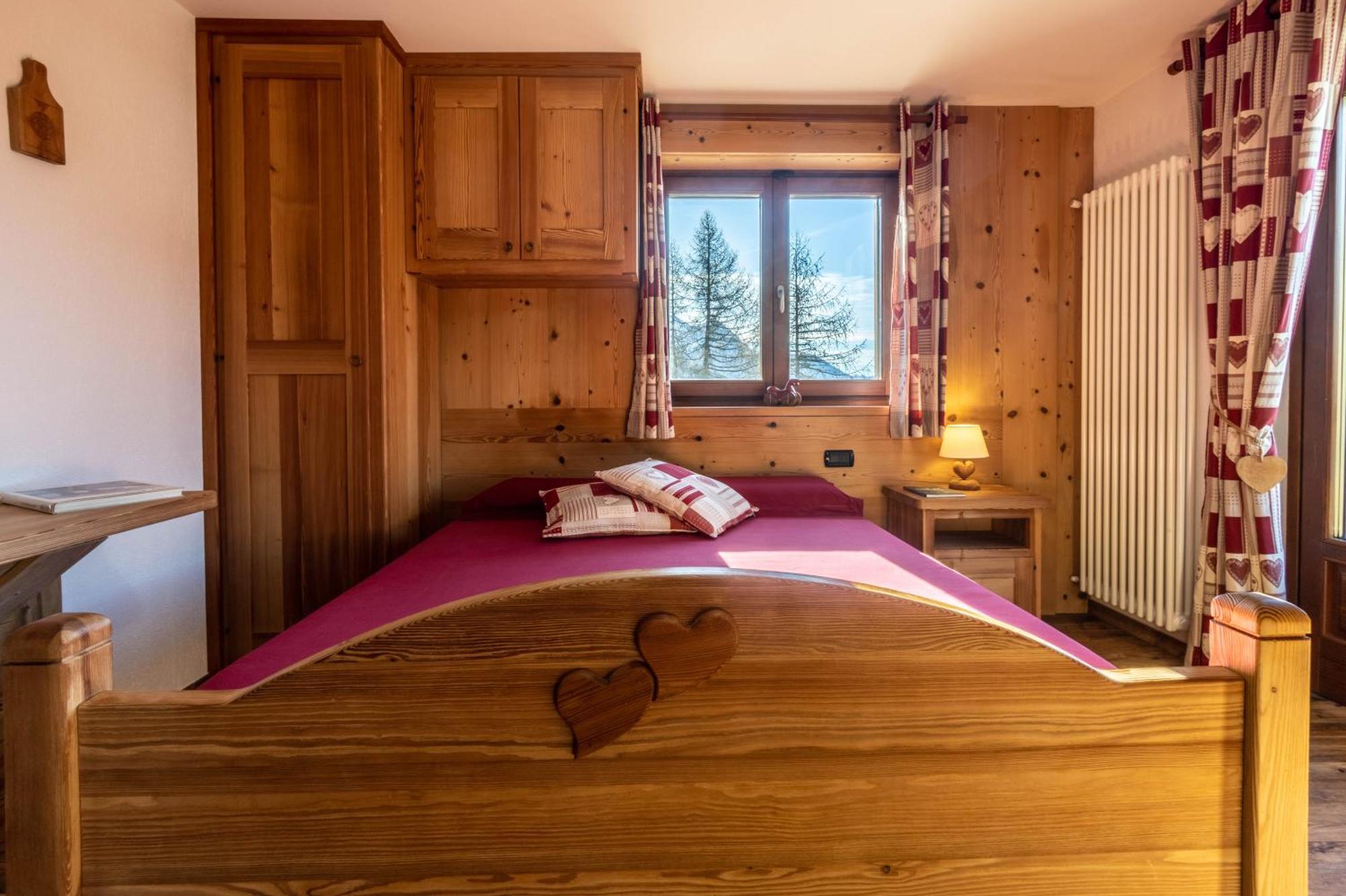 Le Coin Des Melezes - Nature & Trek - Camere In Baita Di Montagna Brusson Eksteriør billede