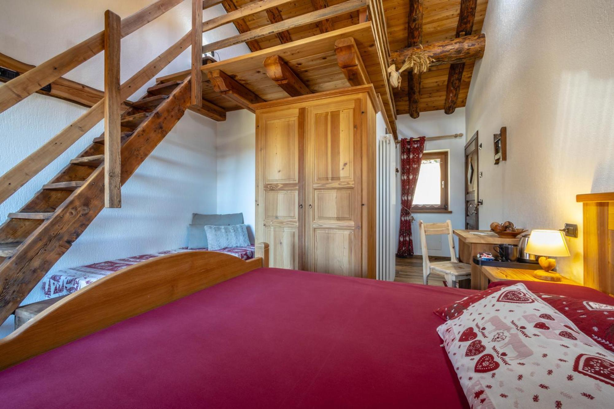 Le Coin Des Melezes - Nature & Trek - Camere In Baita Di Montagna Brusson Eksteriør billede