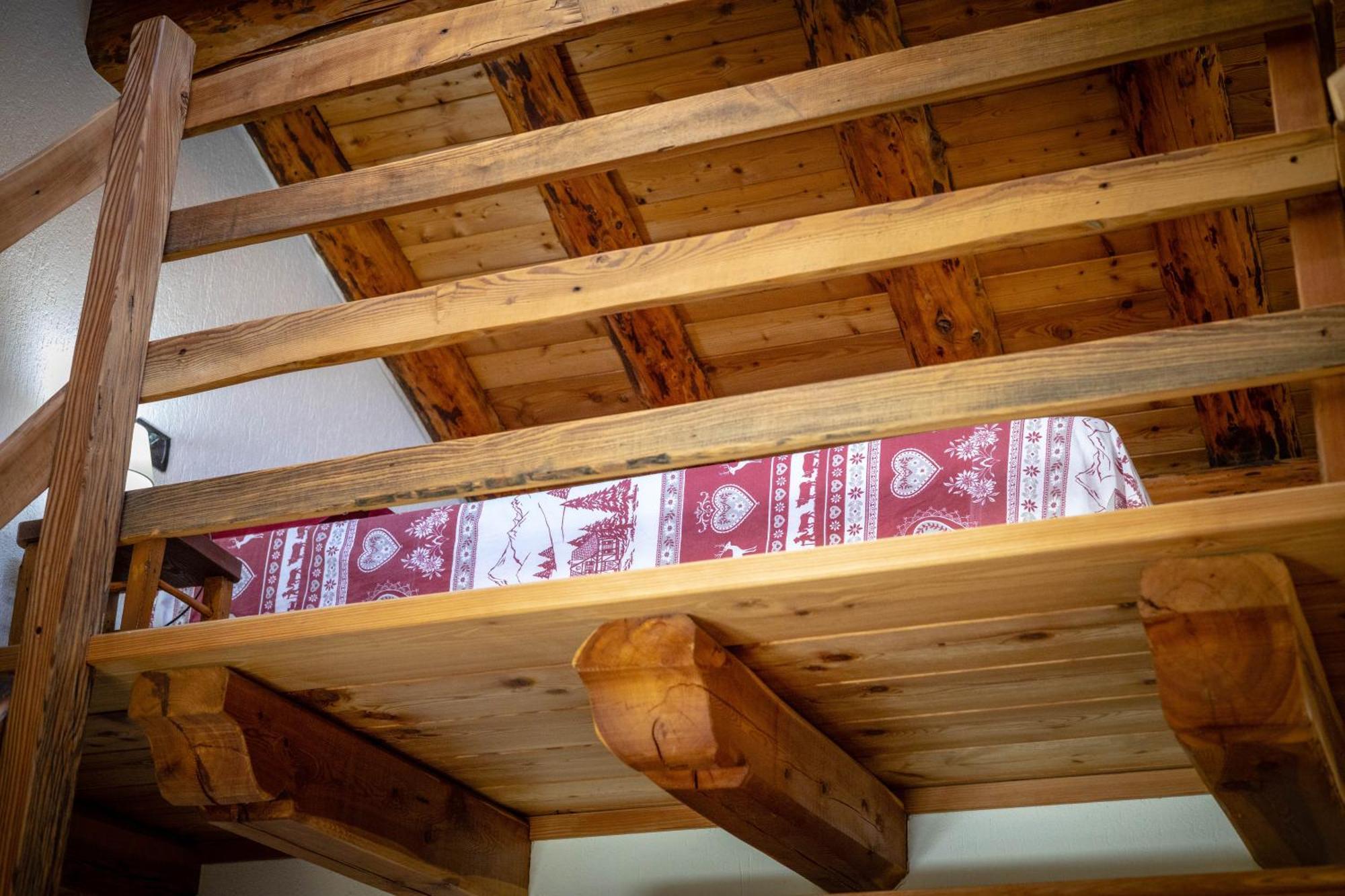 Le Coin Des Melezes - Nature & Trek - Camere In Baita Di Montagna Brusson Eksteriør billede