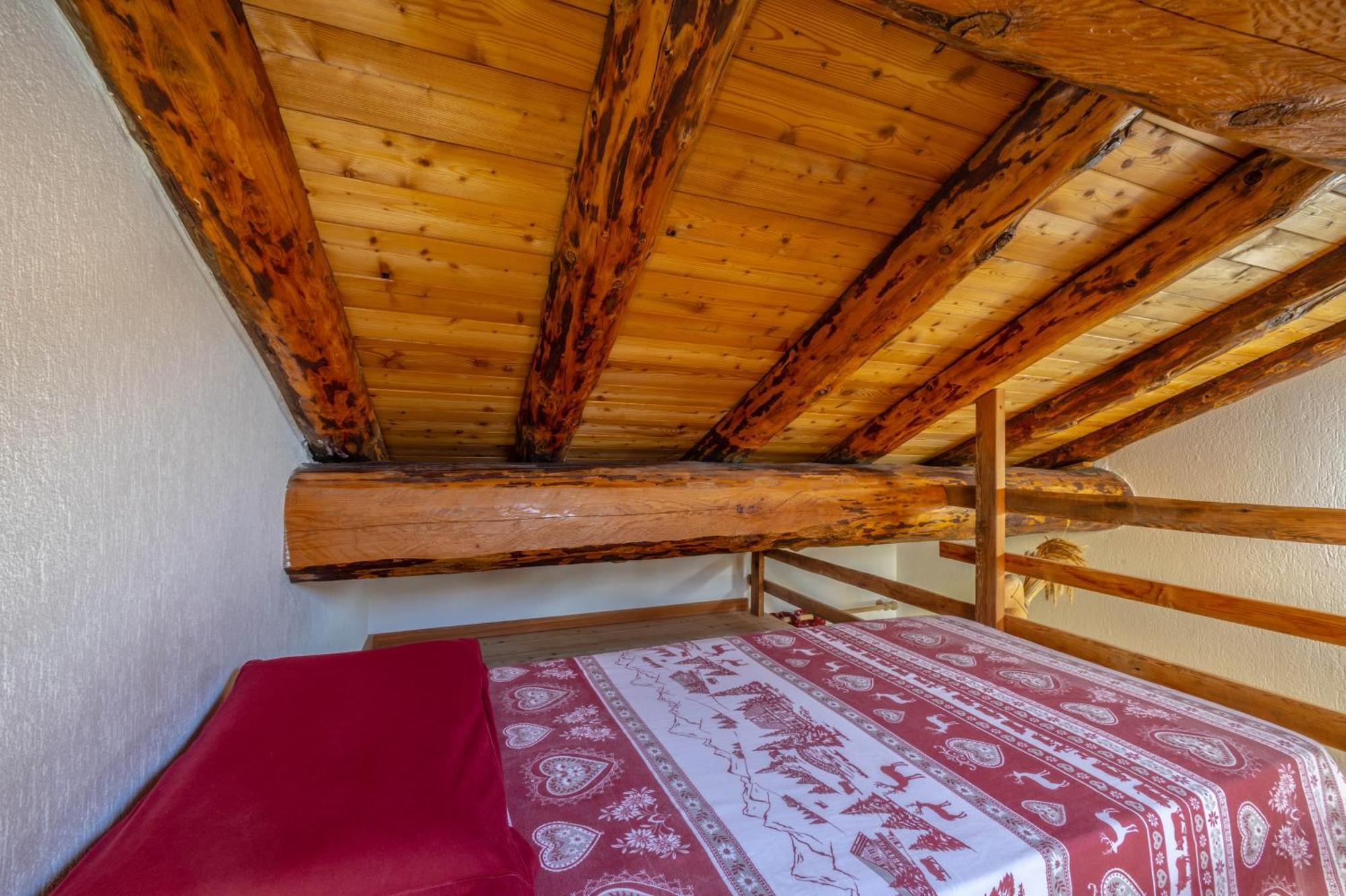 Le Coin Des Melezes - Nature & Trek - Camere In Baita Di Montagna Brusson Eksteriør billede