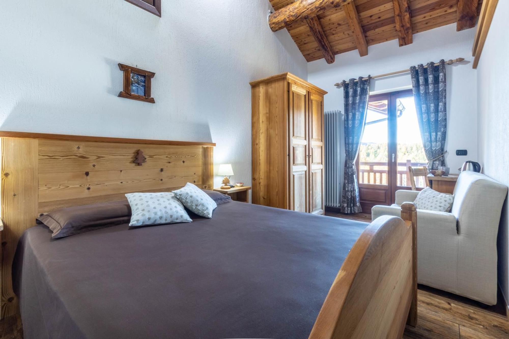 Le Coin Des Melezes - Nature & Trek - Camere In Baita Di Montagna Brusson Eksteriør billede