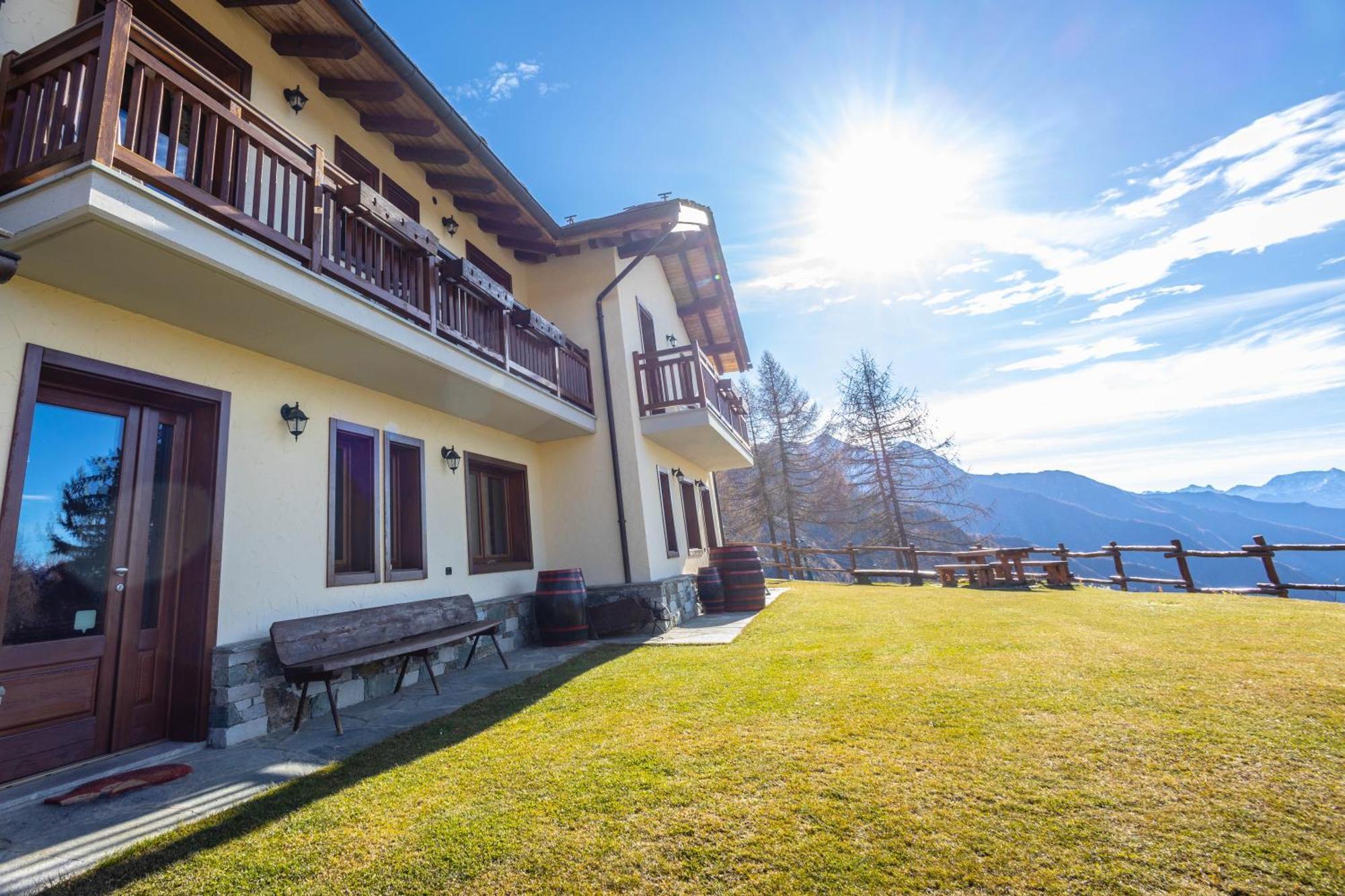 Le Coin Des Melezes - Nature & Trek - Camere In Baita Di Montagna Brusson Eksteriør billede