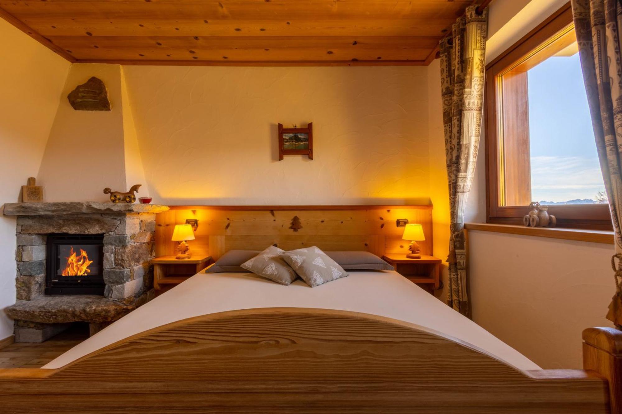 Le Coin Des Melezes - Nature & Trek - Camere In Baita Di Montagna Brusson Eksteriør billede