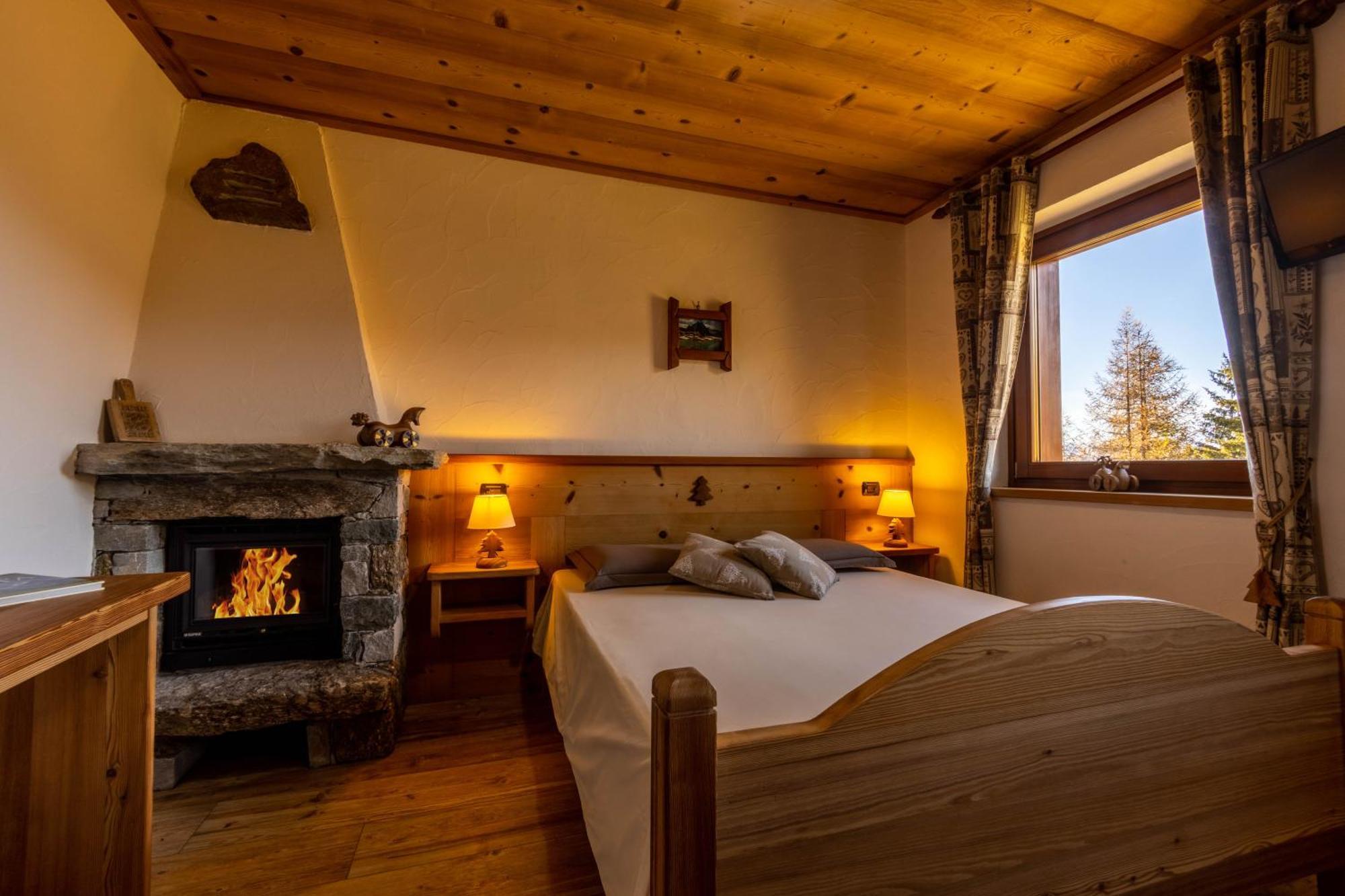 Le Coin Des Melezes - Nature & Trek - Camere In Baita Di Montagna Brusson Eksteriør billede