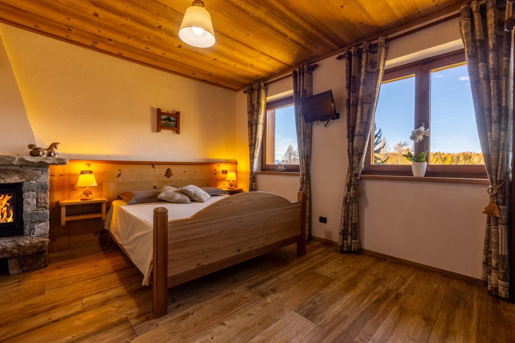 Le Coin Des Melezes - Nature & Trek - Camere In Baita Di Montagna Brusson Eksteriør billede